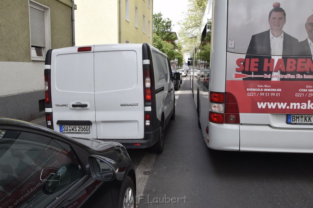 VU KVB Bus gegen PKW Tuer Koeln Kalk Buchforststr P21.JPG - Miklos Laubert